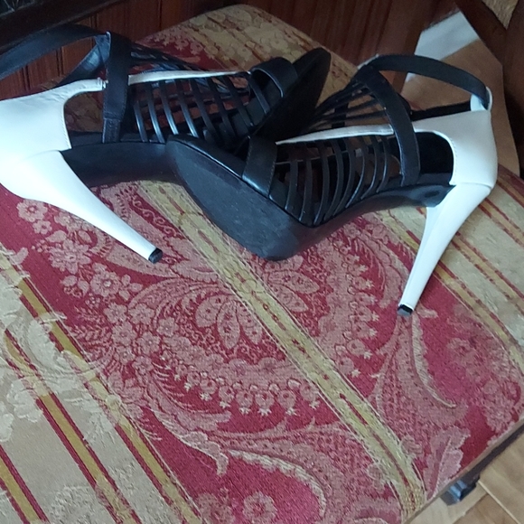 Shoes used 1 time - Picture 6 of 6